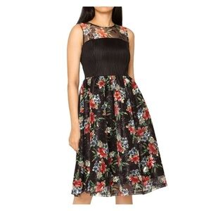 NWT Gracia Stretch Lace Pleated Floral Sleeveless Crew Neck Flare Dress Large